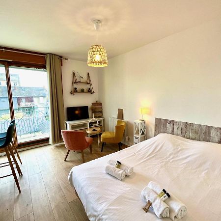 Salm, Coquet Studio Avec Balcon Уистреам Экстерьер фото