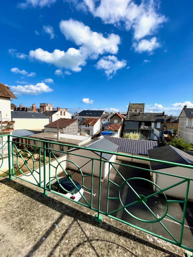 Salm, Coquet Studio Avec Balcon Уистреам Экстерьер фото