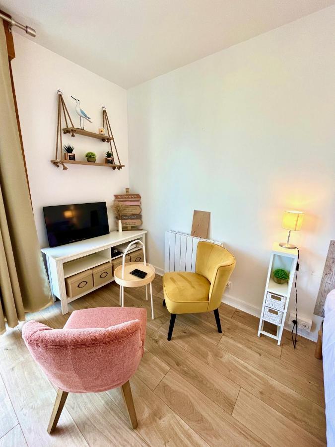 Salm, Coquet Studio Avec Balcon Уистреам Экстерьер фото